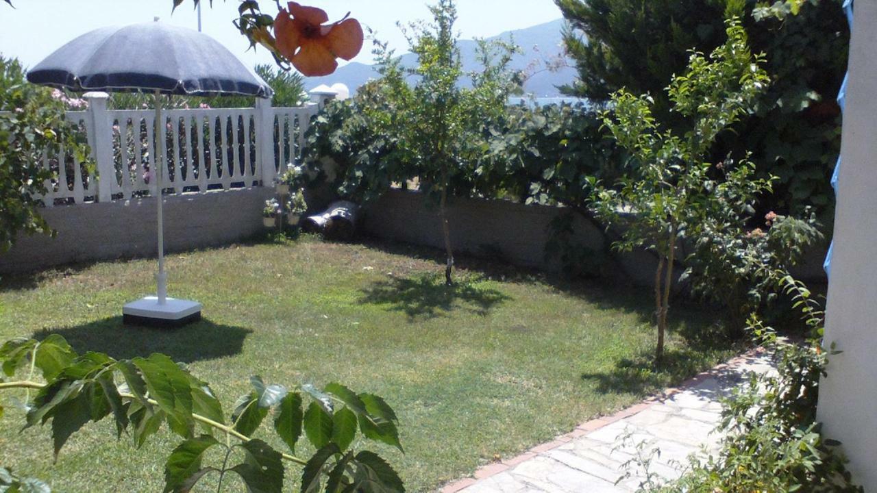 Villa Iris Vrasná エクステリア 写真